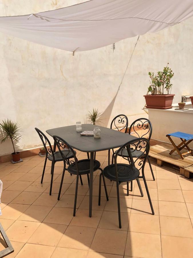 Appartamento Mansardato Nel Cuore Di Palermo - Accesso Terrazza Exterior foto